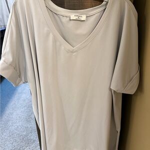 Zenana Outfitters Light Gray Short Sleeve Tee